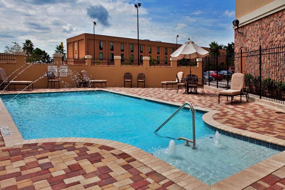 Holiday Inn Express Donaldsonville, An Ihg Hotel Exterior photo