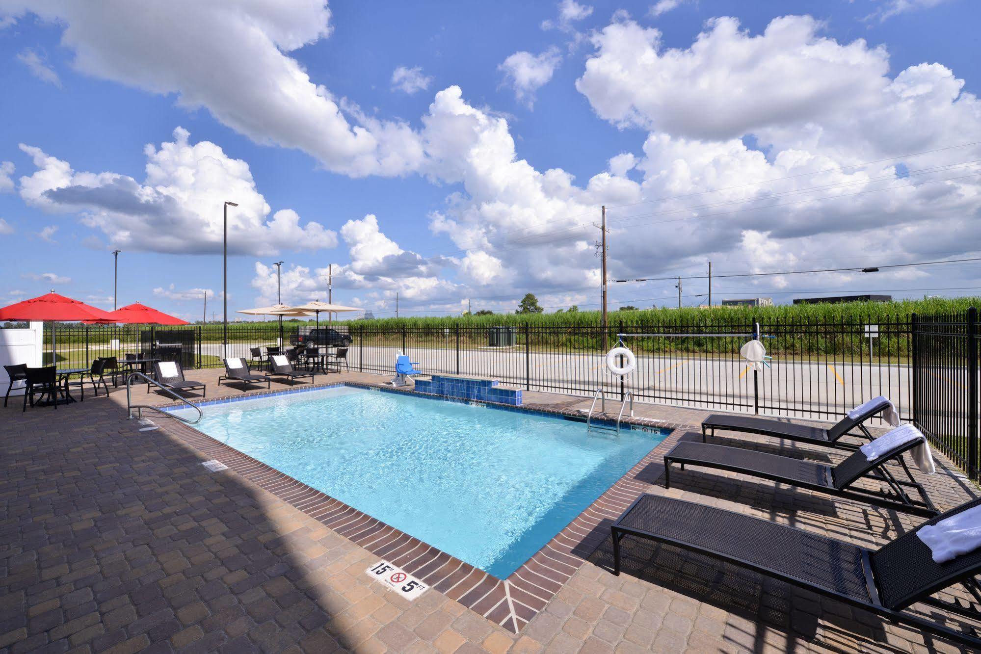 Holiday Inn Express Donaldsonville, An Ihg Hotel Exterior photo